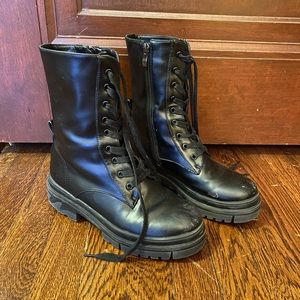 Beautiful Black Combat Boots From Colombia 🇨🇴